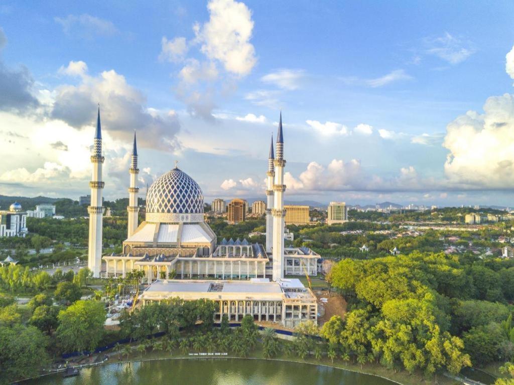 Hotel Meria Shah Alam Exteriör bild
